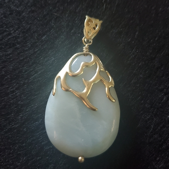 Jade pendant - Picture 2 of 2
